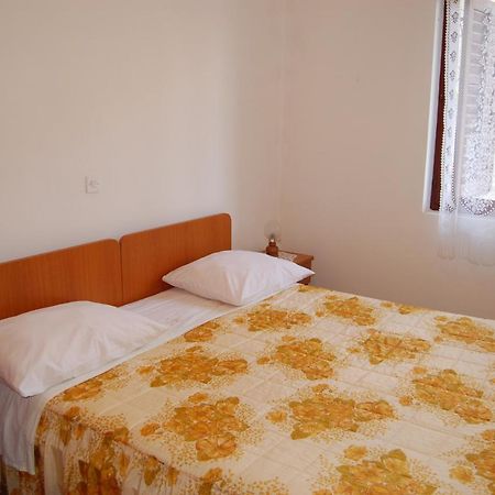 Apartments Villa Angela Krk Town Habitación foto
