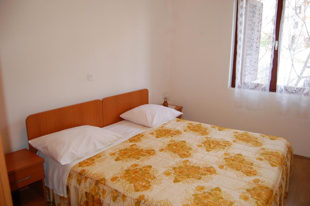 Apartments Villa Angela Krk Town Habitación foto