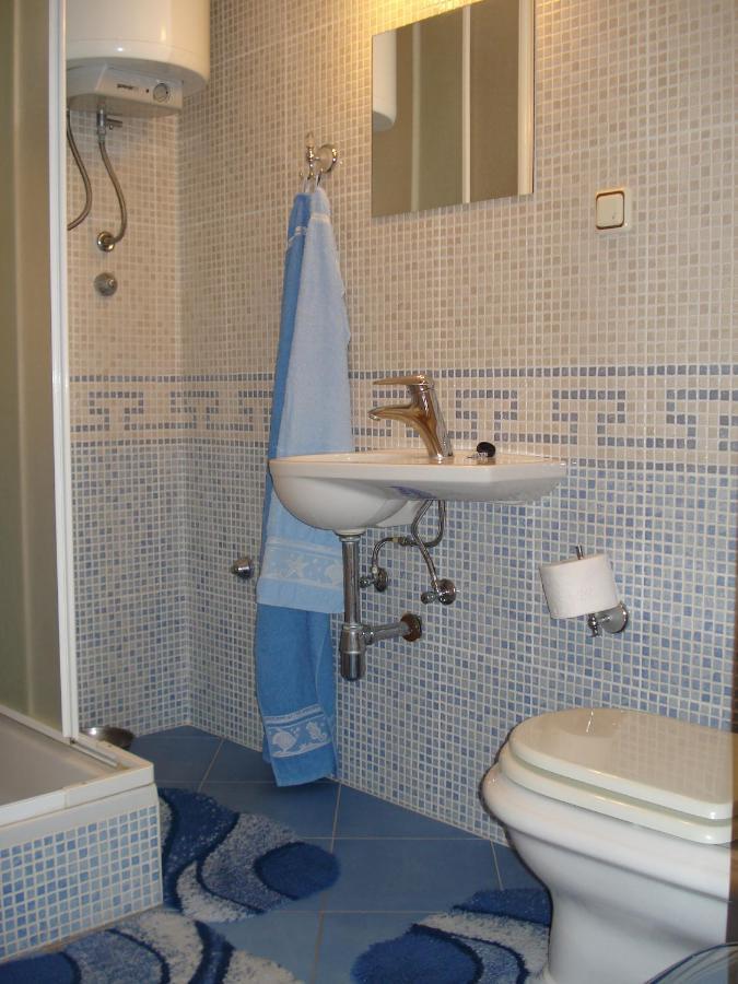 Apartments Villa Angela Krk Town Habitación foto
