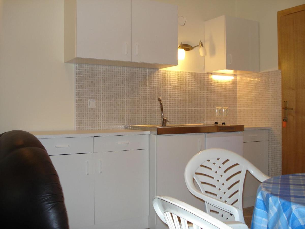 Apartments Villa Angela Krk Town Habitación foto